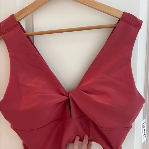 Light Support PowerSoft Twist Longline sports bra - Picture 6 of 6